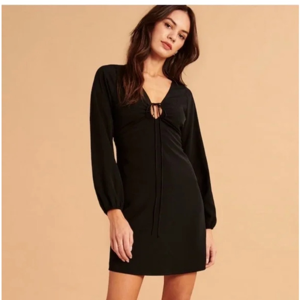 Abercrombie & Fitch Long-Sleeve Strappy Halter Mini Dress in Black Size XL NWT